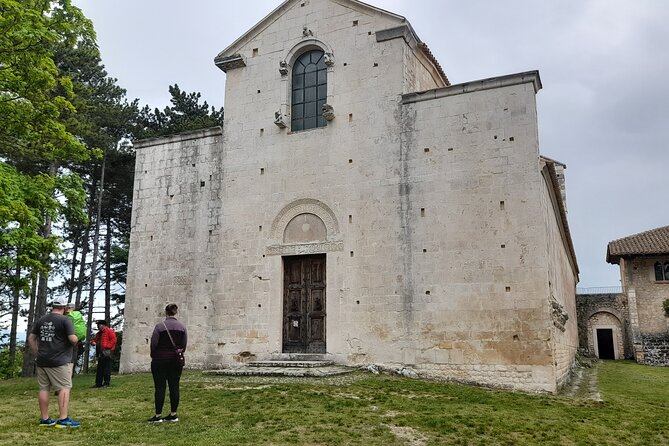 A day with the shepherd milking sheeps and making cheese in the National Park of Abruzzo - What the private format is worth