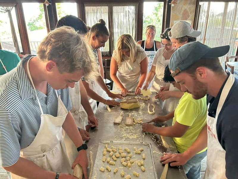 Amalfi Cooking class: tagliatelle, mozzarella and tiramisù - Giovanni and Giuseppe set the tone