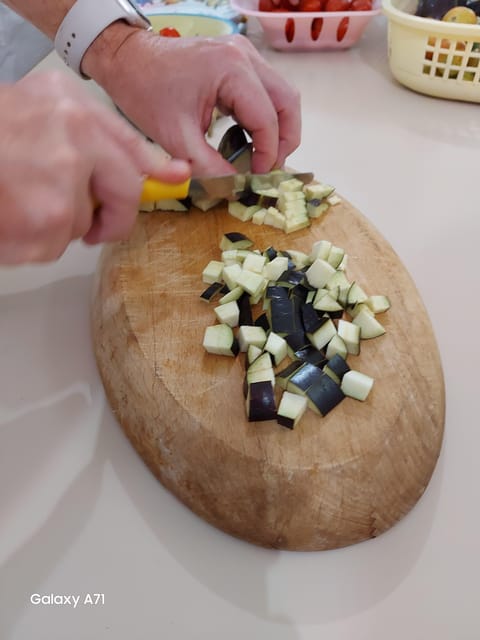 Amalfi: cookingclass whit mozzarella, tiramisù and pasta - Is $34 a good price?