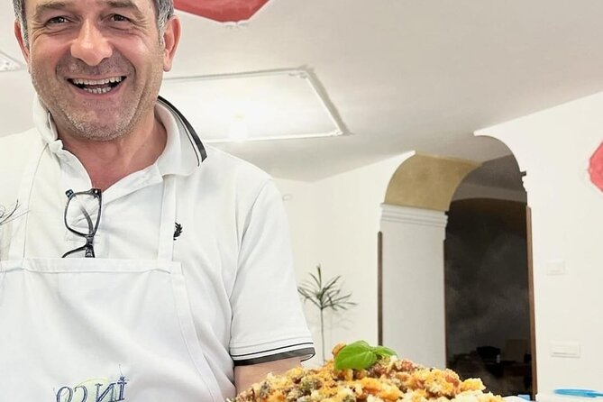 Amalfi: lezione di cucina su pasta, mozzarella e tiramisù - Why this class feels more personal than a standard cooking demo