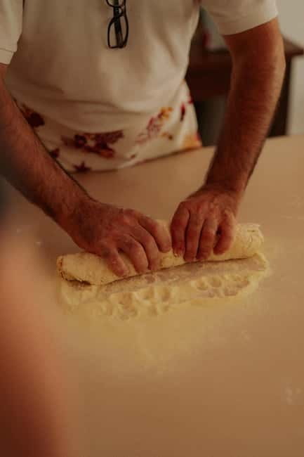 Amalfi: Tagliatelle, Mozzarella & Tiramisù Cooking Workshop - Ferdinando’s warm teaching style