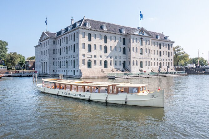 Amsterdam Canal Cruise in Classic Salon Boat With Drinks and Cheese - A one-hour introduction to Amsterdam by water