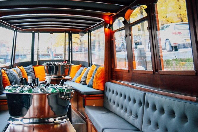 Amsterdam Canal Cruise in Classic Salon Boat With Drinks and Cheese - What the one-hour route gives you
