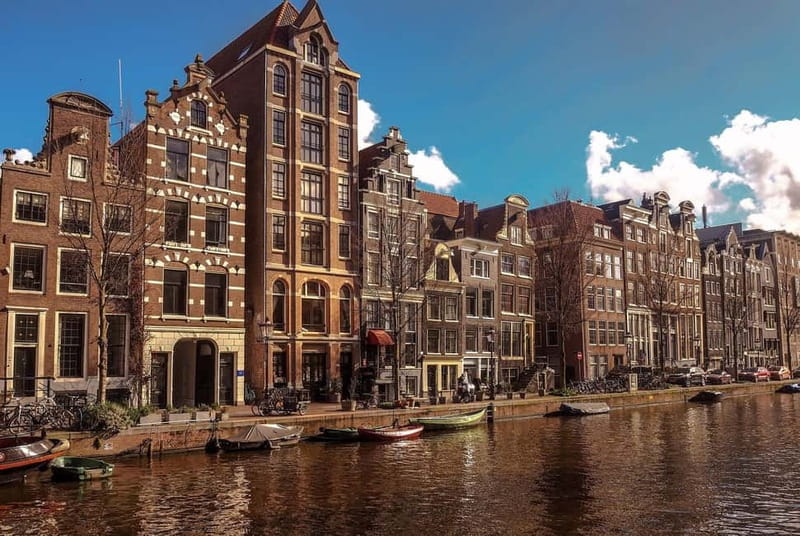 Amsterdam canal cruise with culinary burger or cheese & wine - Key details before you book
