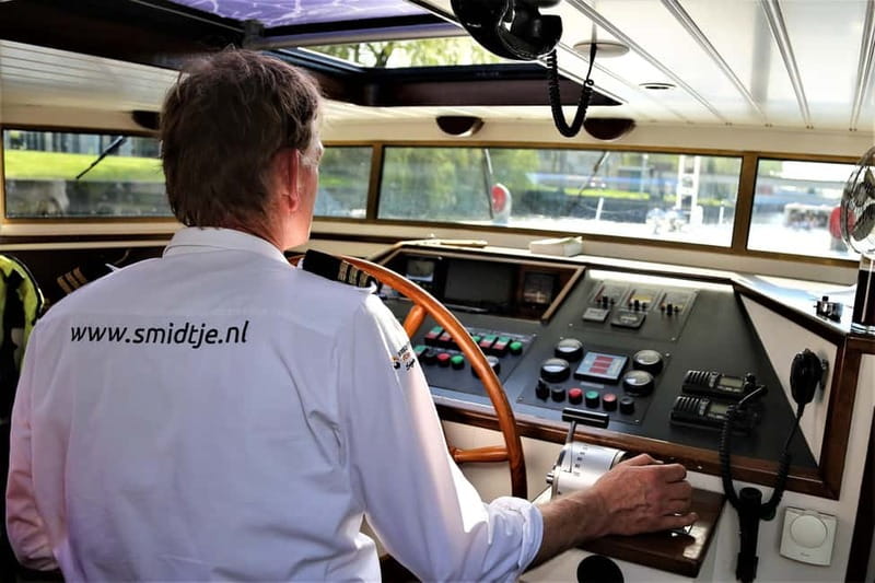 Amsterdam canal cruise with culinary burger or cheese & wine - Centraal Station, Noorderkerk, and the Jordaan