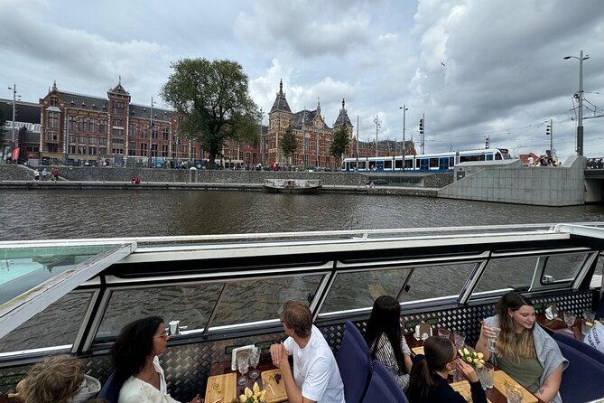 Amsterdam Cheese and Wine Canal Cruise - Hermitage Museum and Blauwbrug