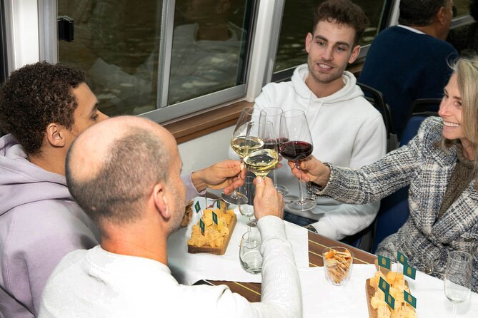 Amsterdam: Dutch Cheese and Wine Tasting Cruise - A Dutch cheese tasting with the city as your backdrop