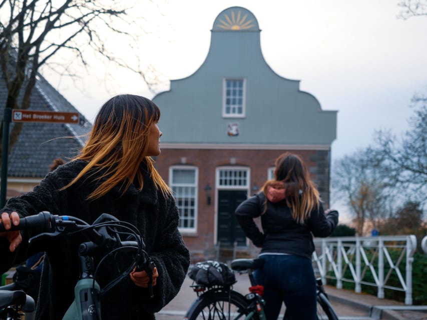 Amsterdam: Dutch Countryside E-Bike with Cheese & Clogs - Riding through the Waterland polder