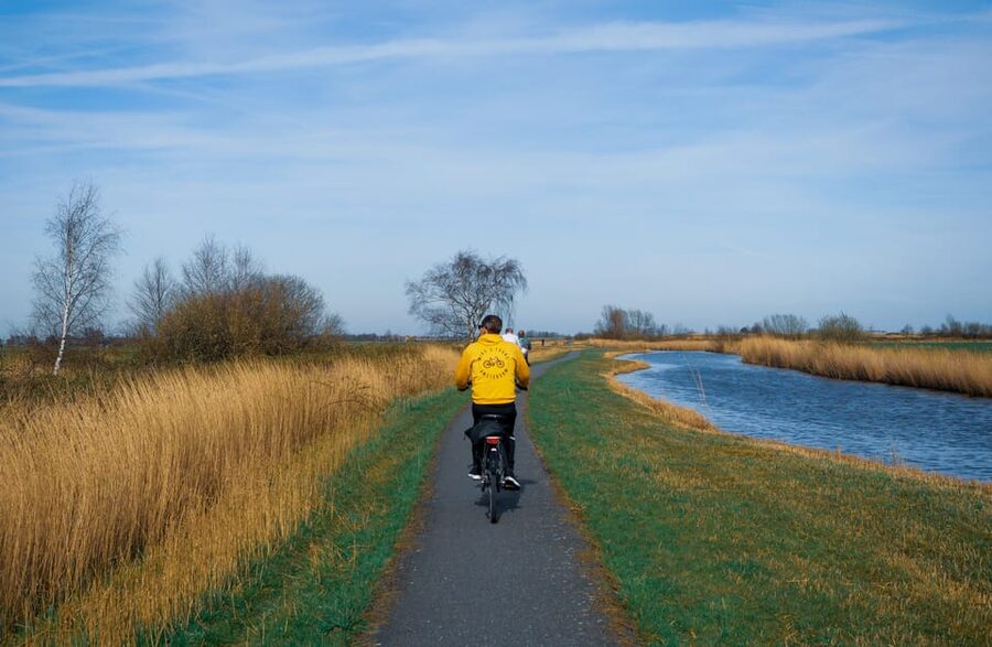 Amsterdam: Dutch Countryside E-Bike with Cheese & Clogs - Monnickendam, canals, and a second village view