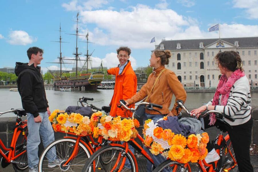 Amsterdam: E-Bike, Cheese, Windmill & Countryside Tour - How the guiding affects the experience