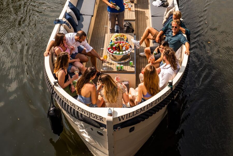 Amsterdam: Evening Candle Light Cruise With Wine & Cheese - Wine, beer, soda, and Dutch cheese