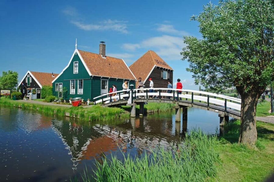 Amsterdam: Experience Zaanse Schans Windmills & Cheese Farm - Windmills that explain Dutch industry