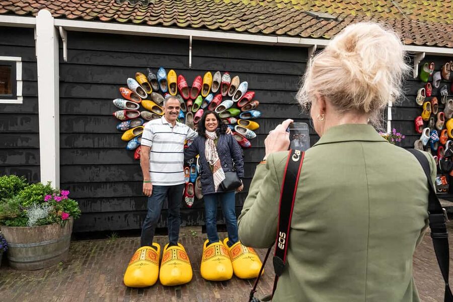 Amsterdam: Experience Zaanse Schans Windmills & Cheese Farm - Cheese-making and tasting