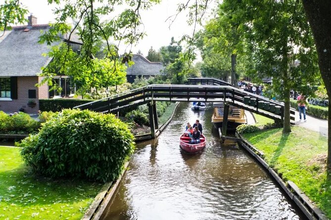 Amsterdam: Giethoorn Tour Scenic Cruise, Cheese & Free Time - What makes this Giethoorn trip worth considering