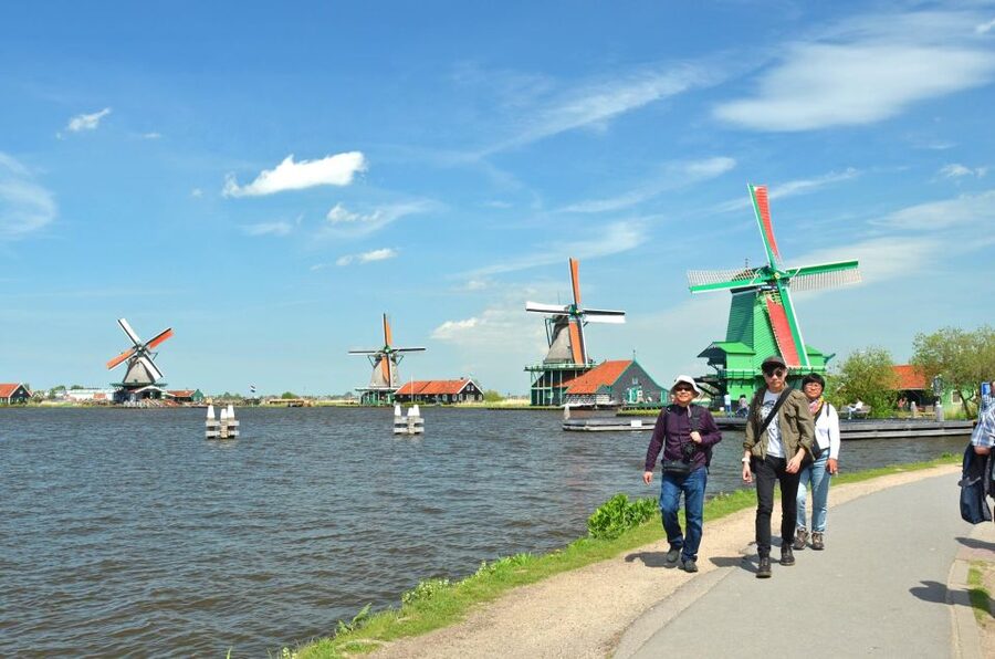 Amsterdam: Guided Zaanse Schans, Windmills & Cheese Tour - Key points to know before booking