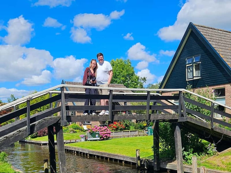Amsterdam: Live GuideD Giethoorn Boat Tour & Cheese Platter - Giethoorn’s Canals by Boat