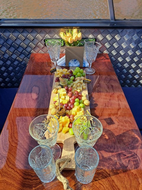 Amsterdam: Luxury Cheese & Wine Canal Cruise - Key points to know before booking