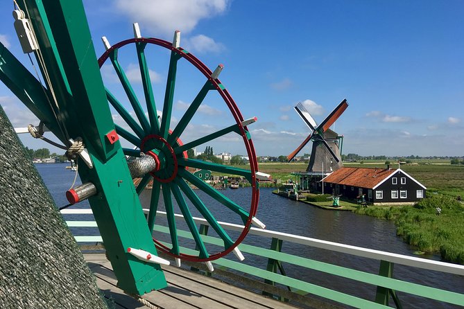 Amsterdam private tour to windmills, cheese farm and villages - Monnickendam: harbor views and a sensible lunch stop