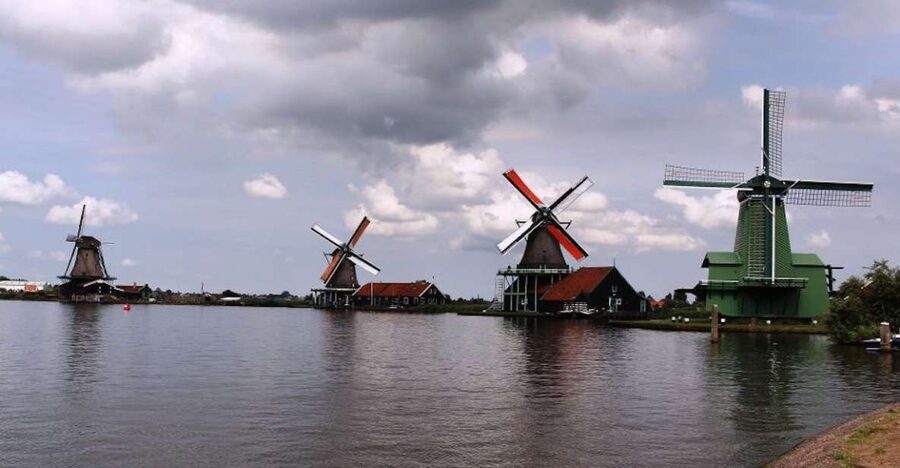 Amsterdam: Volendam, Windmill, and Cheese Farm Private Tour - Key points at a glance