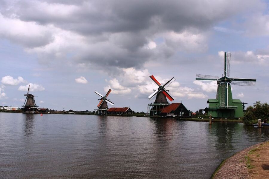 Amsterdam: Volendam, Windmill, and Cheese Farm Private Tour - Zaanse Schans: Dutch houses and working windmills
