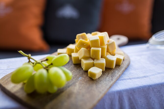 Amsterdam Walking Tour and Cruise with Drinks and Cheese Tasting - Begijnhof, a Quiet Pocket Near Spui