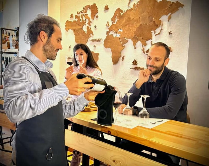 Athens: Acropolis Wine Tasting with Cheese and Olives - A class that welcomes beginners