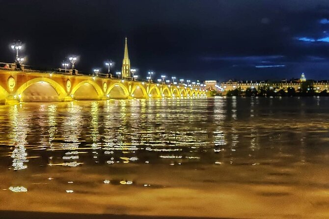 Bordeaux Night Walk Ending with Delicious wine & cheese Tasting - Grosse Cloche and the two clocks