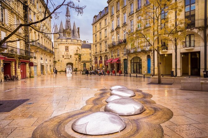 Bordeaux Night Walk Ending with Delicious wine & cheese Tasting - The one-hour food stop at Place Général Sarrail