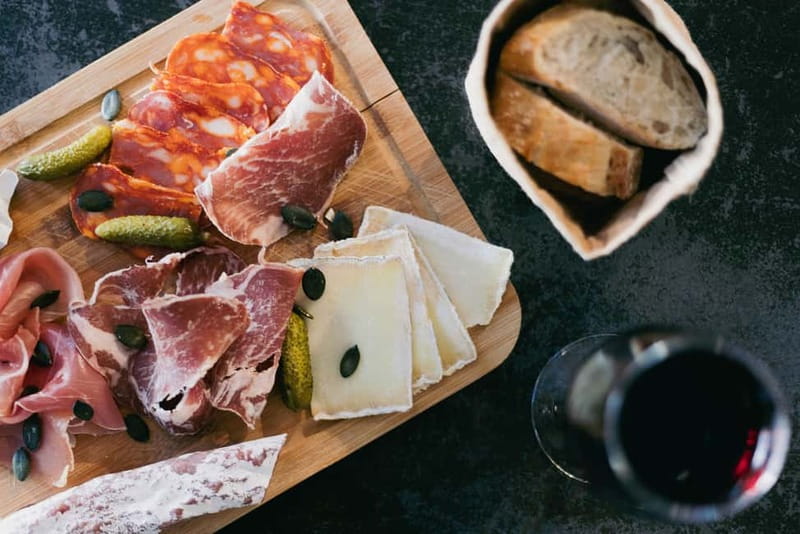 Bordeaux Night Walk ending with Wine and cheese Tasting - Key points to know before booking