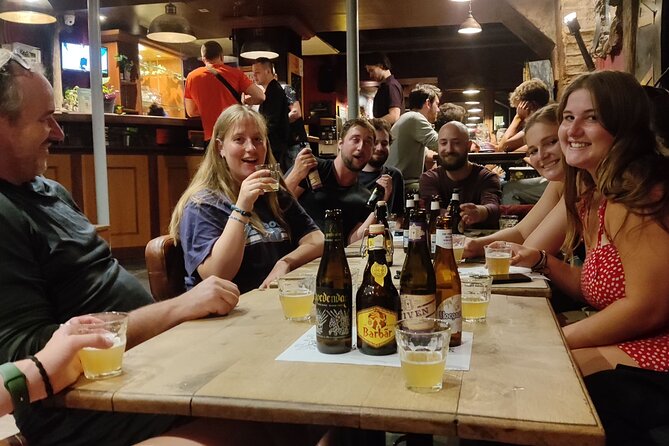 Bruges Beer Tasting Experience (with cheese!) - What happens at the café or bar
