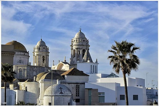 Cadiz Shore Excursion: Scenic & walking tour with cheese and sherry tasting - Plaza de la Mina and Cádiz’s Roman past