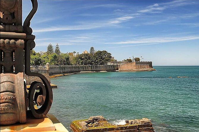 Cadiz Shore Excursion: Scenic & walking tour with cheese and sherry tasting - Guides make the difference