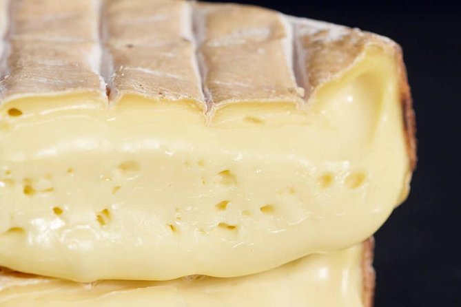 Chauffeured Cheese and Wine Tour with 3 Course Lunch - For 2 - Key points at a glance