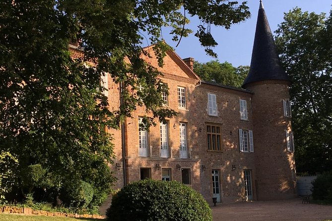 Cheese and Wine Accord Tour at Château de Champ-Renard - Starting at the gardens and château exterior