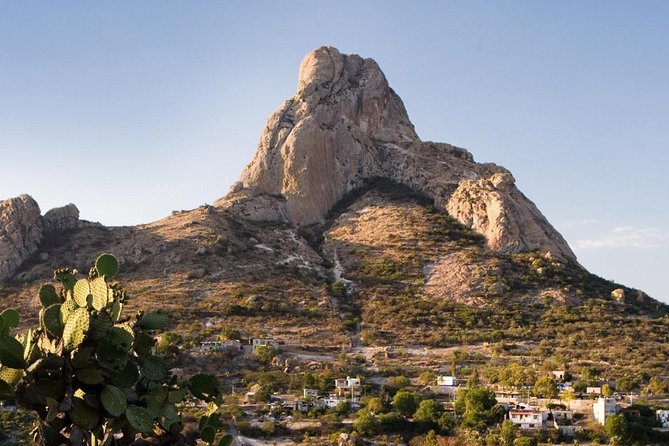 Cheese and Wine Route with 2 Towns, starting from Querétaro - Three hours in Bernal beneath the monolith
