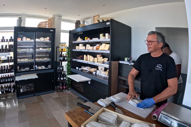 Cheese and Wine Tasting Platter in Saint Martin - Should you book the cheese and wine platter?