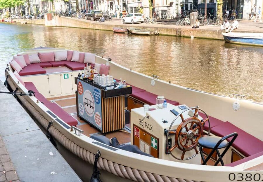Cheese & Drinks Guided Amsterdam Boat Tour, All Inclusive - Munttoren, Grimburgwal, and the Return Route