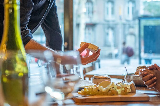 Cheese food-tour through downtown Toulouse - Pastel, wealth, and the Fondation Bemberg