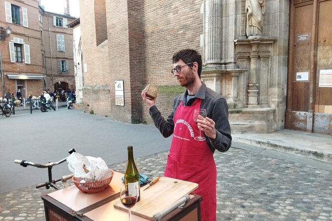 Cheese food-tour through downtown Toulouse - A quiet final tasting near the Capitol