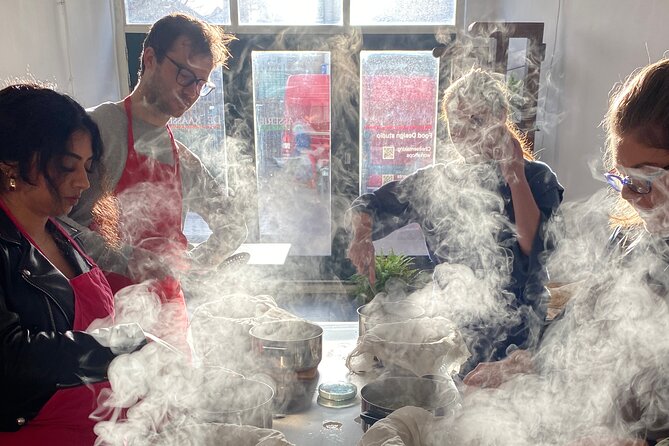 Cheese making workshop next to De Hallen, heart of Amsterdam - Herbs, colors, and room to experiment