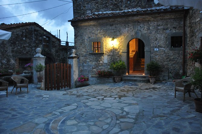 Cheese Tasting, Cooking Class & Farm-to-Table Activity in Tuscany - Cooking family recipes in the courtyard