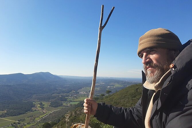 Cheese Walk & Atelier with a Goat Shepherd in Aoleão - The cheese workshop sets the tone