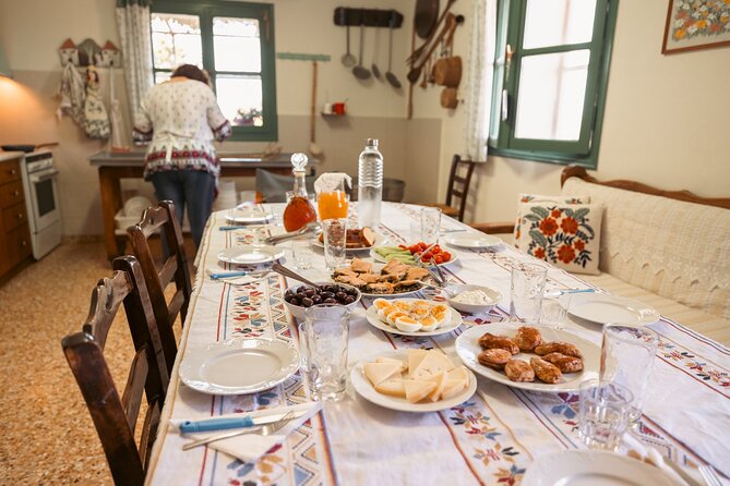 Cheese & Wine Trails - Naxos - A homemade brunch that replaces breakfast