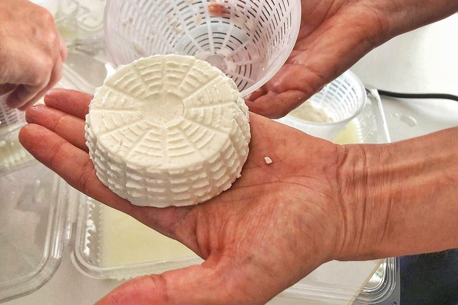 Cheesemaker for a day & visit to the dairy - Why the certificate is more than a gimmick