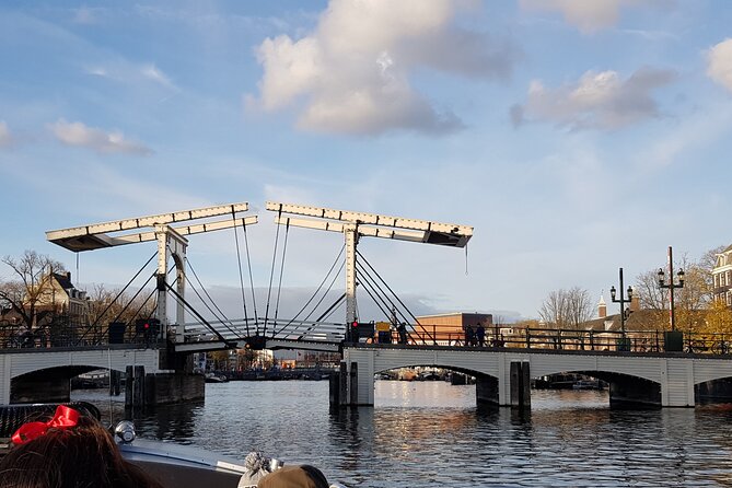 Classic Salonboat Tour in Amsterdam Including Cheese and Wine - From Jordaan lanes to Prinsengracht views