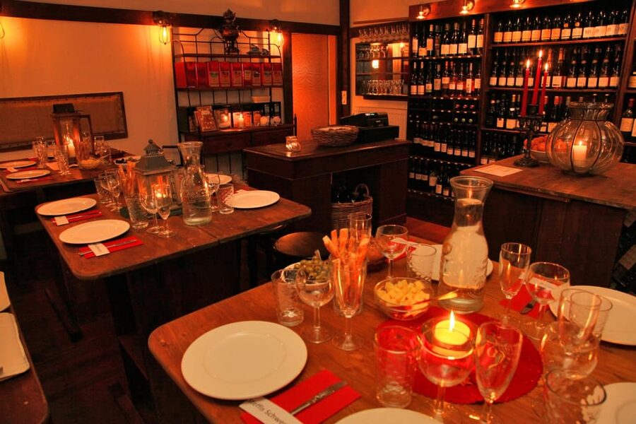 Cologne-Nippes: Cheese and wine with champagne and Grand Cru - Key points before you book