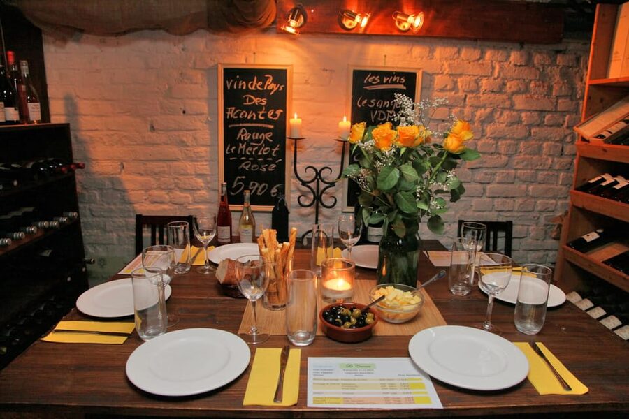 Cologne-Nippes: Cheese and wine with champagne and Grand Cru - Seven French wines, from the first pour to Grand Cru