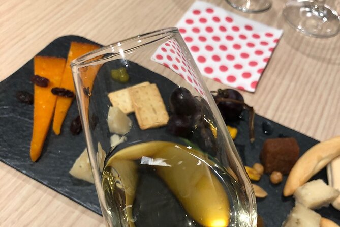 Cordoba sunset, local wine & cheese tasting - Four cheeses that give the tasting its shape