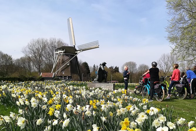 Countryside Bike Tour from Amsterdam: Cheese, Clogs & a Windmill - Broek in Waterland and the charm of old wooden homes