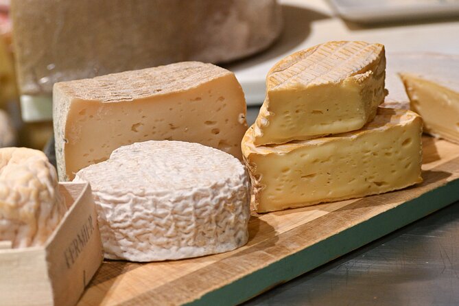 Discover our Terroirs and Tasting Cheese and Wine - A host who teaches without turning dinner into school